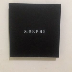 morphe 9T eyeshadow palette